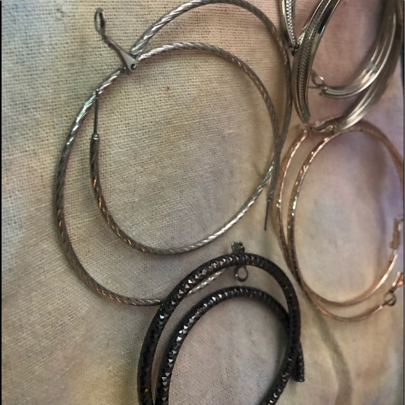 Hoop earrings - Picture 3 of 3